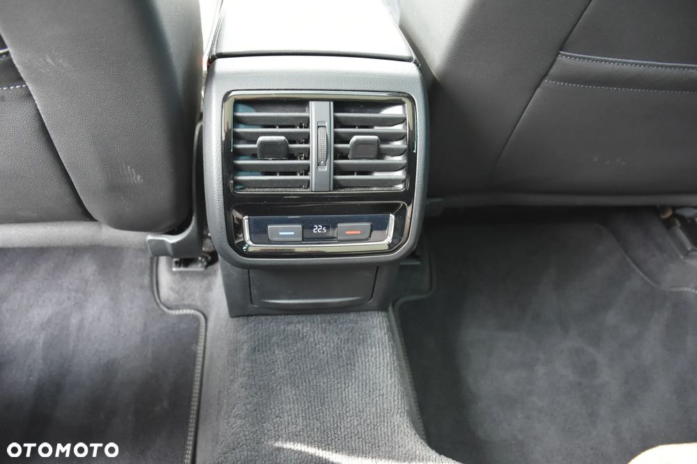 Volkswagen Passat 2.0 TDI SCR (BlueMotion Tech) 4Mot DSG Comfortline - 12