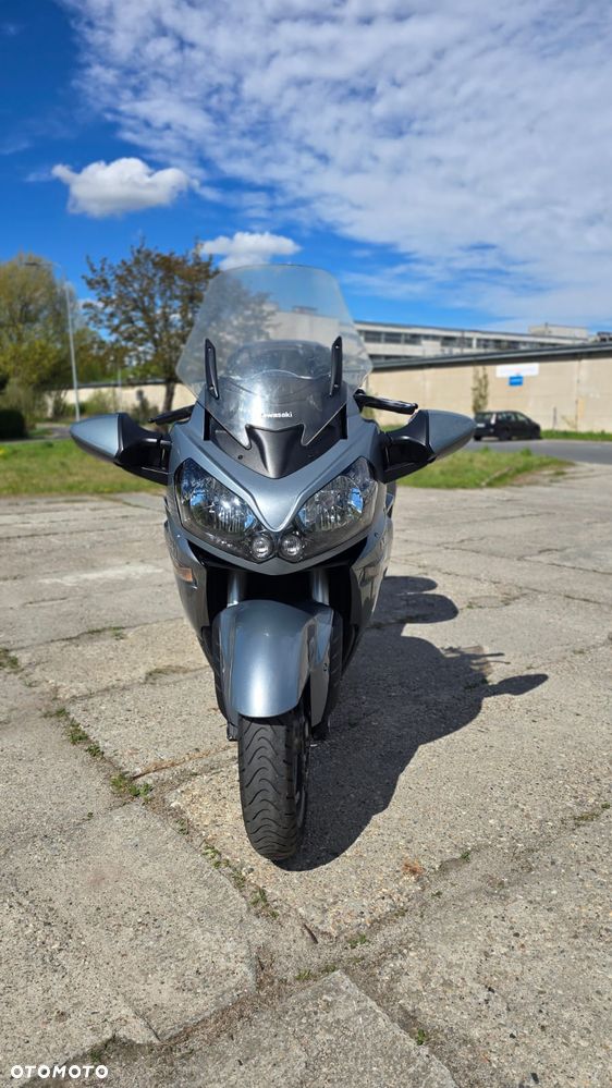 Kawasaki GTR - 2