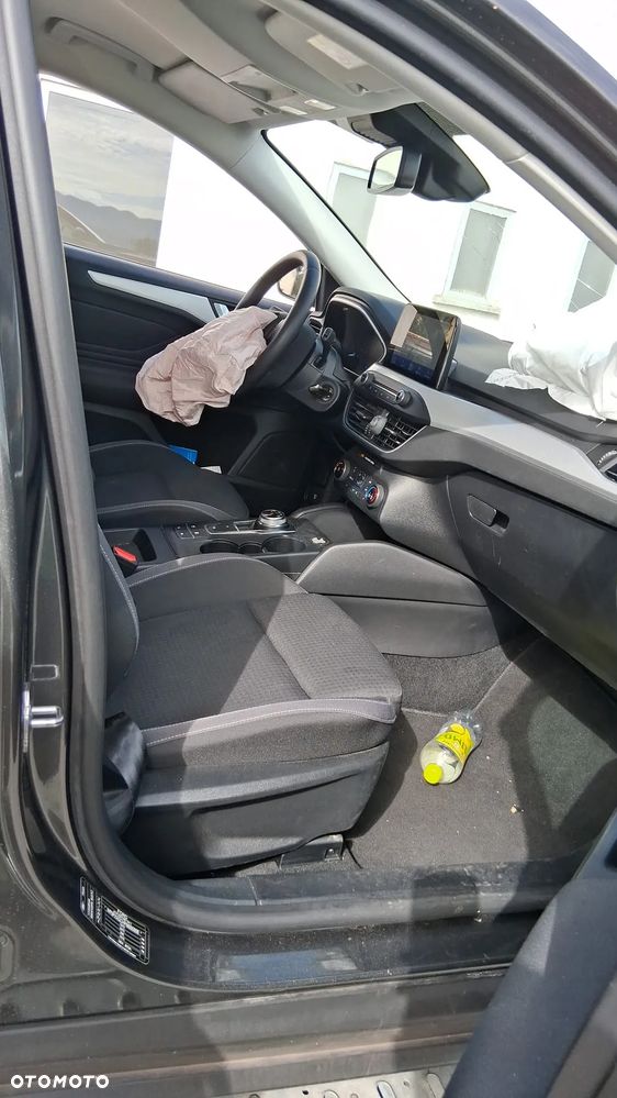 Ford Focus 1.0 EcoBoost Titanium ASS PowerShift - 8