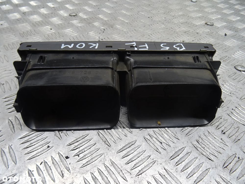 VW PASSAT B5 LIFT KOMBI 2.0 TDI KRATKA NAWIEWU ŚRODKOWA 3B0819728D - 4