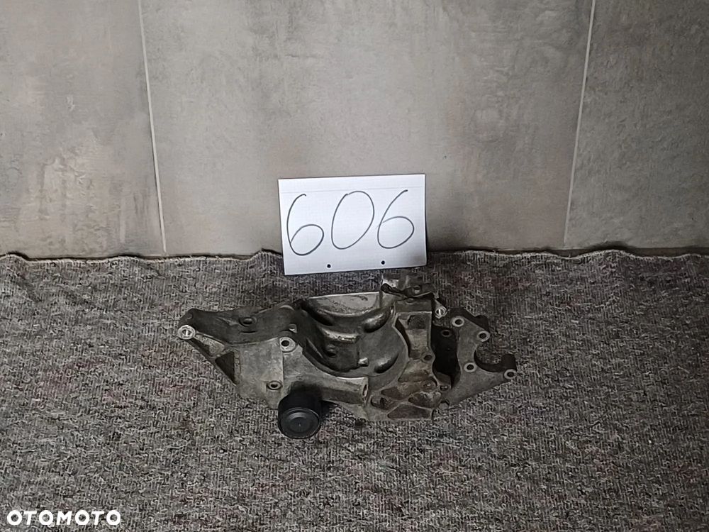 NR 606 Wspornik łapa sprężarki klimatyzacji BMW 7 F01 F02 3.0TDI 7802639-02 - 1