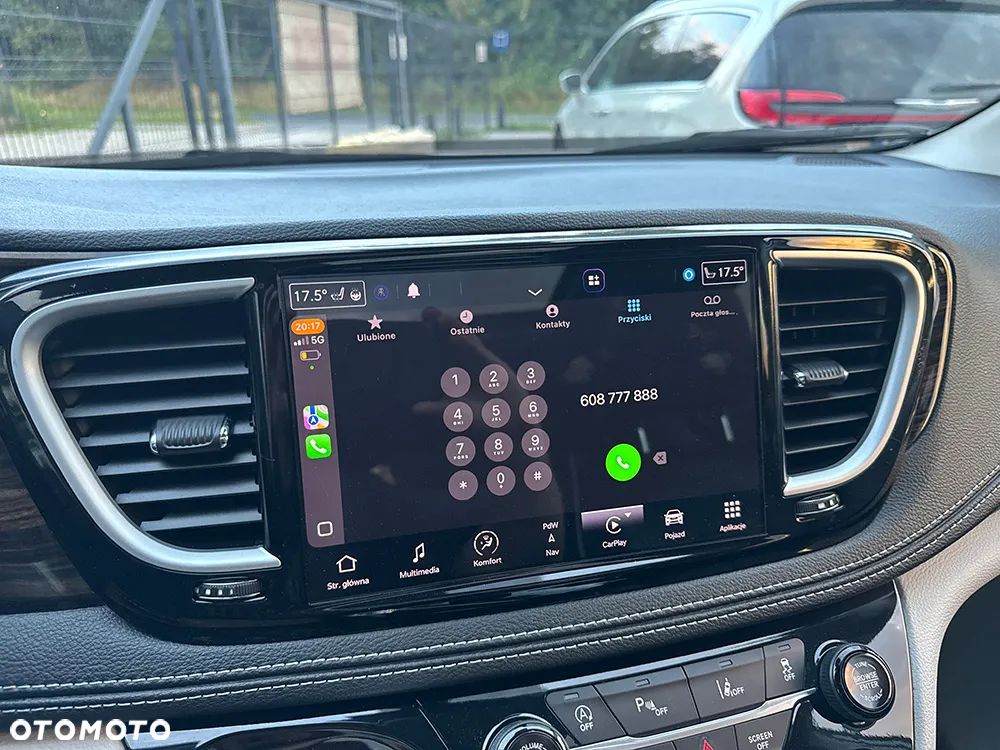 Chrysler Pacifica - 36