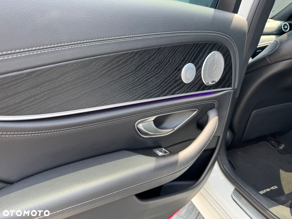 Mercedes-Benz Klasa E 200 4-Matic 9G-TRONIC - 24