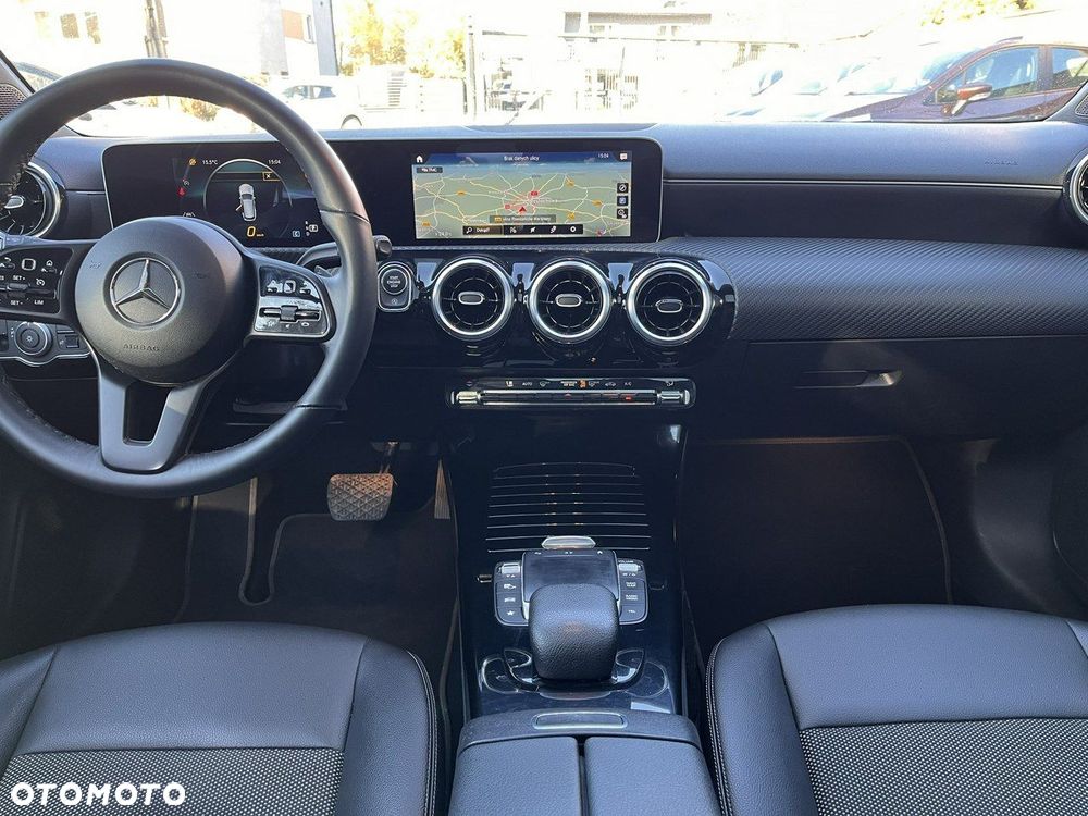 Mercedes-Benz CLA - 12