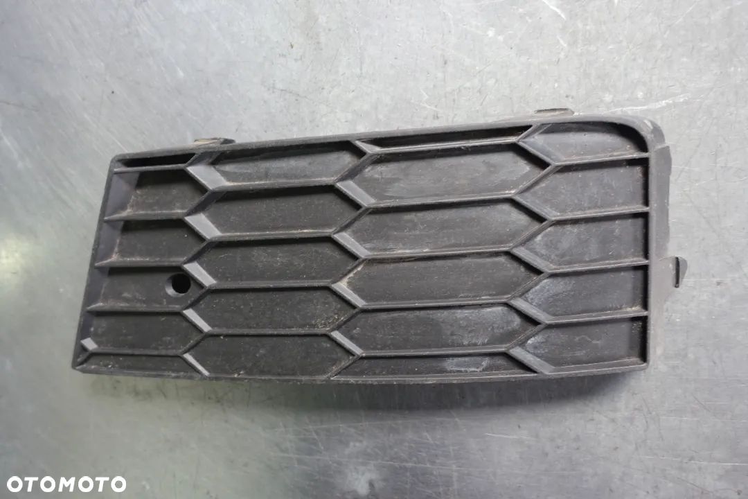 KRATKA ZDERZAKA PRAWA OCTAVIA III RS - 1