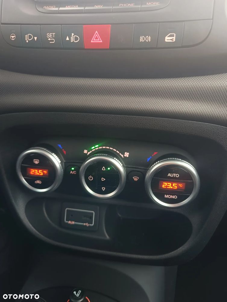 Fiat 500L Living 1.4 T-Jet 16V Pop-Star - 26