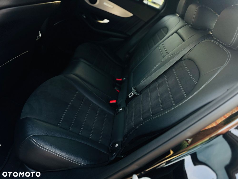 Mercedes-Benz GLC 300 d 4Matic 9G-TRONIC AMG Line Plus - 13