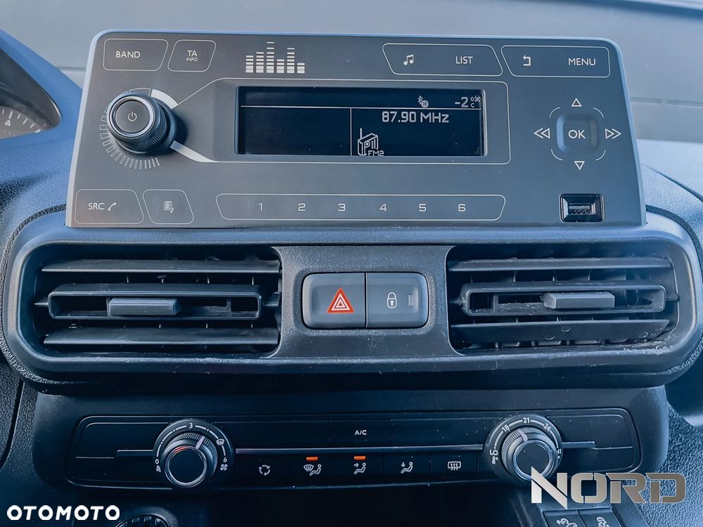 Peugeot Partner 4x4 Long Asphalt - 25