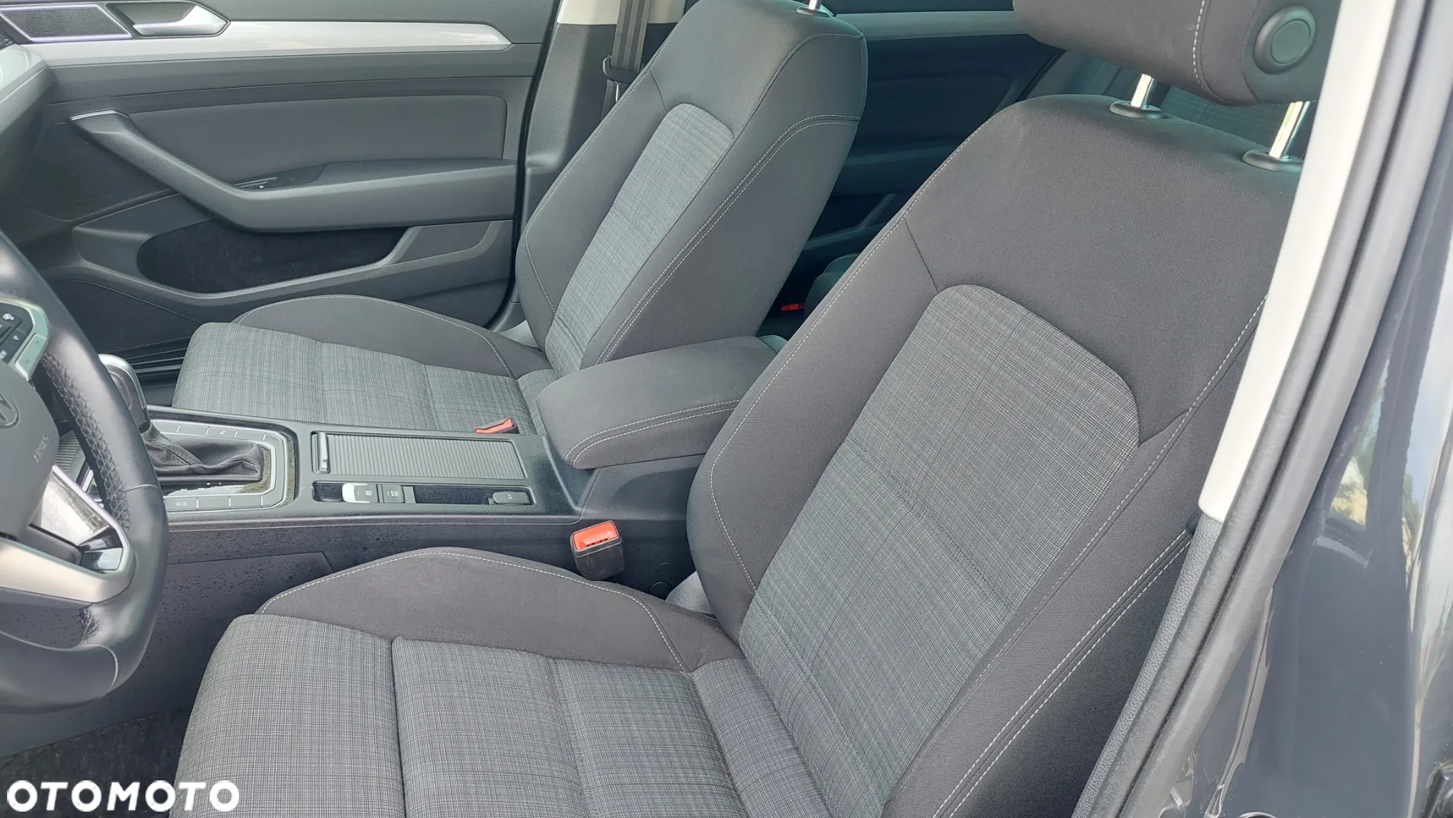 Volkswagen Passat - 13