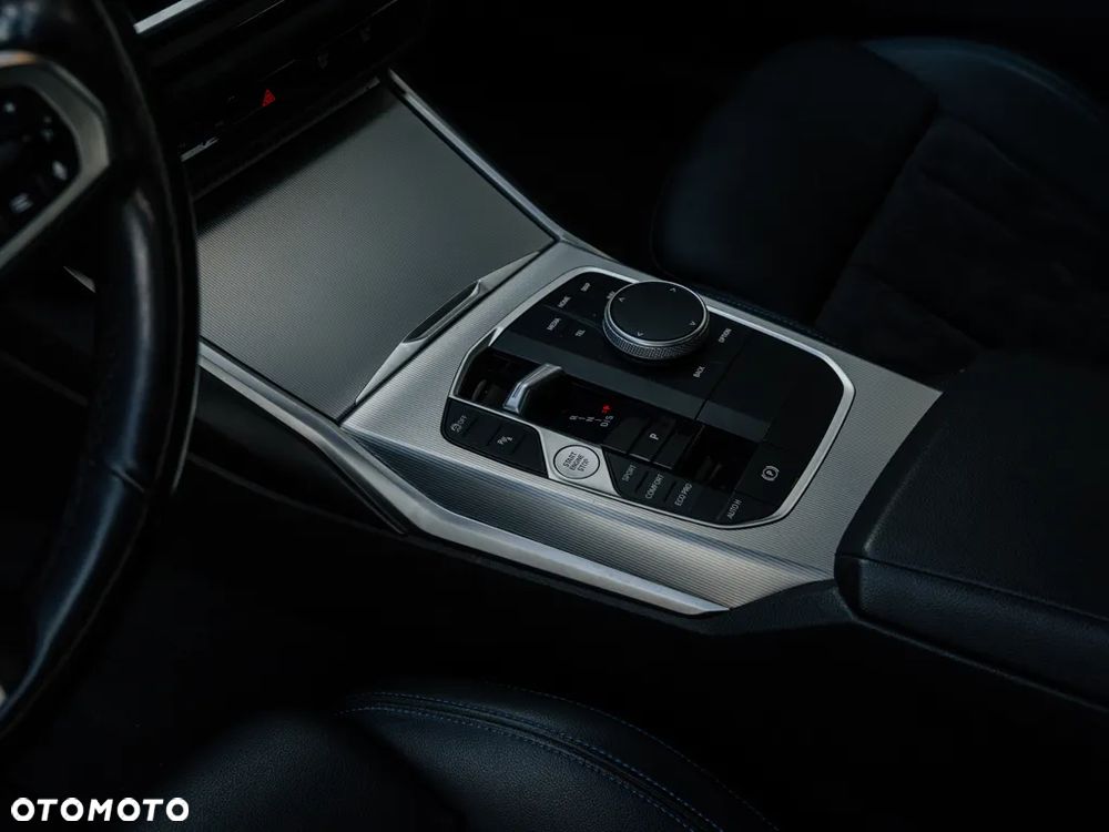 BMW Seria 3 320d xDrive mHEV M Sport - 12