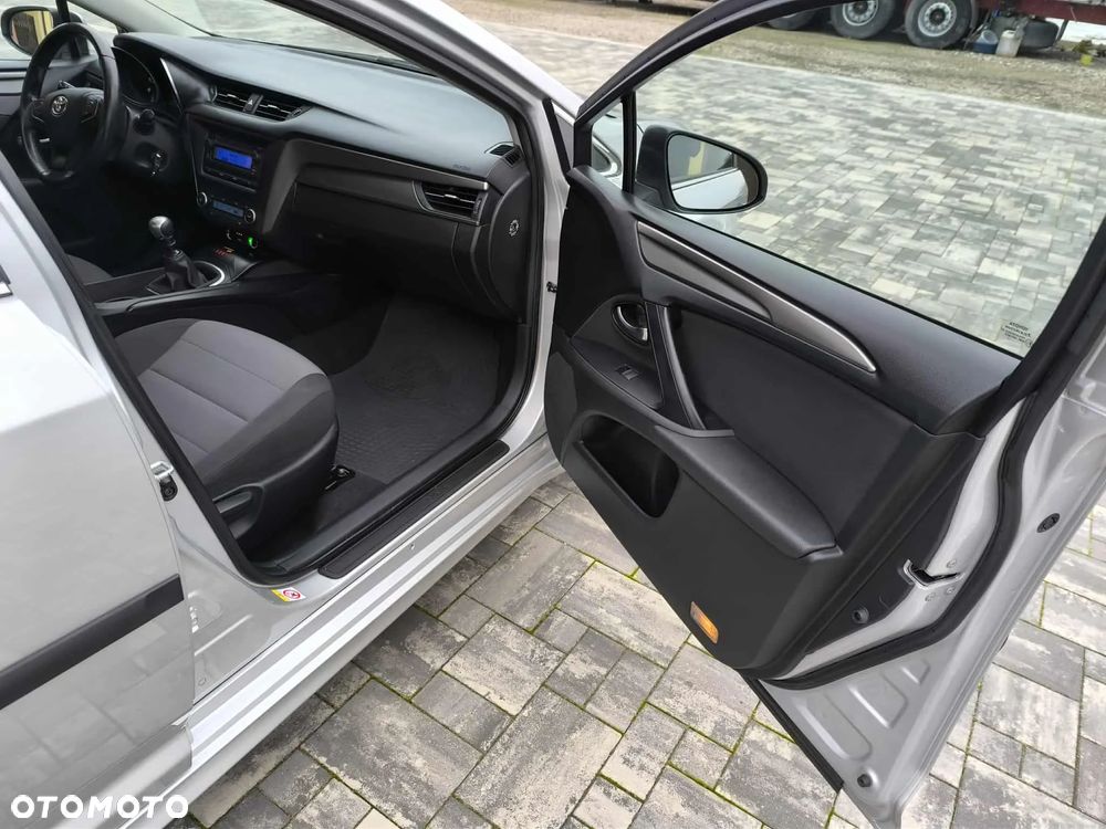 Toyota Avensis 1.6 D-4D Active - 16