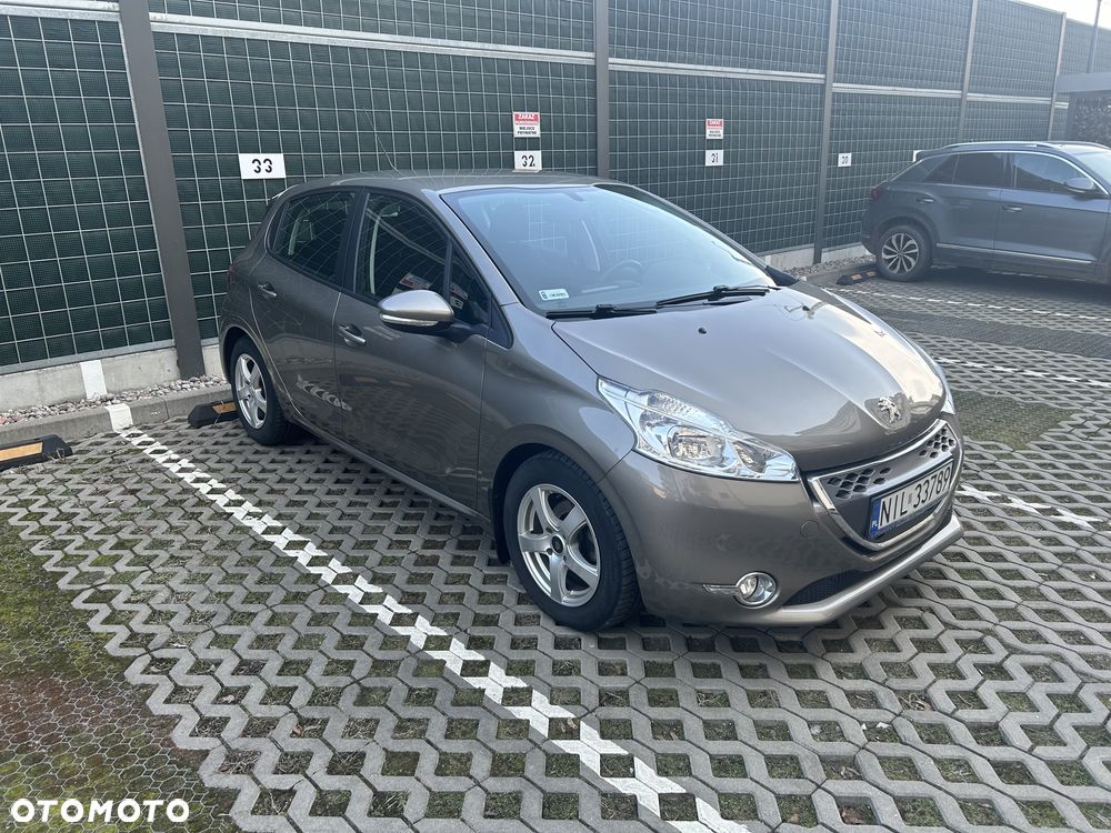 Peugeot 208 - 3
