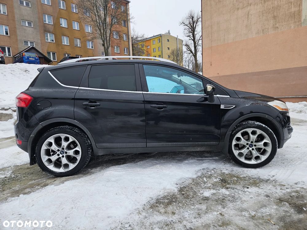 Ford Kuga 2.0 TDCi 2x4 Titanium - 4