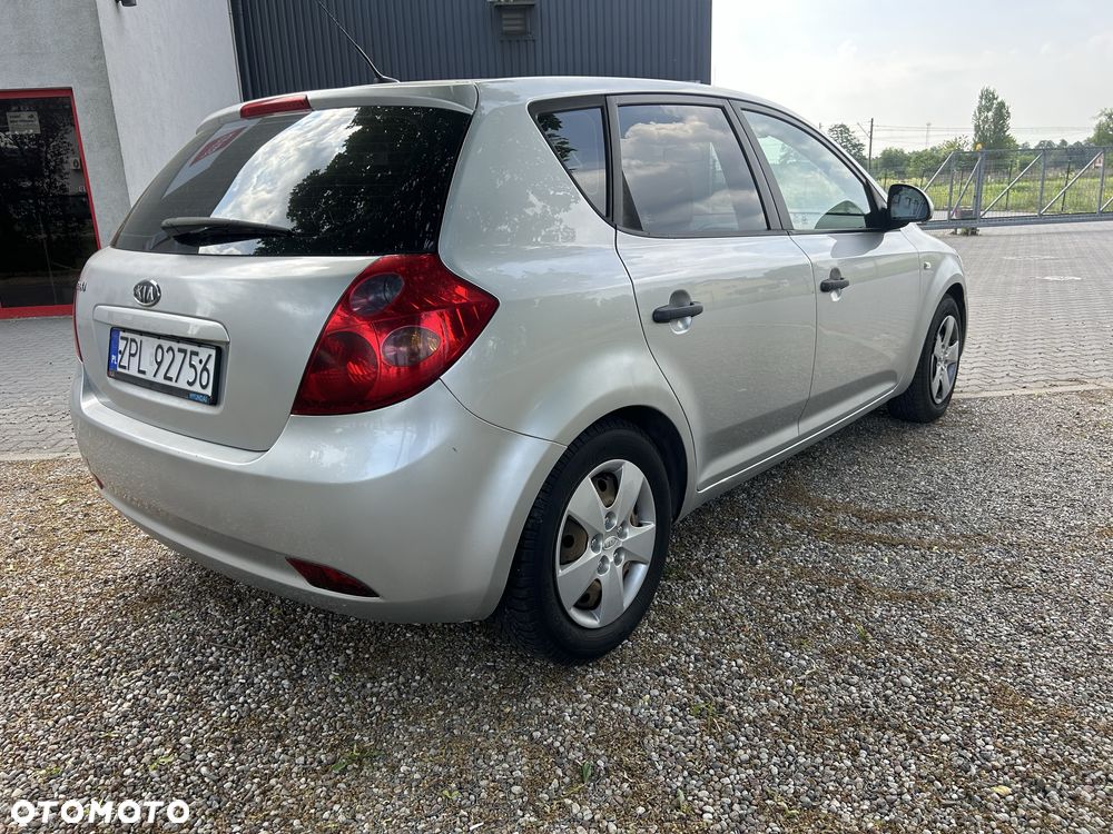 Kia Ceed - 3