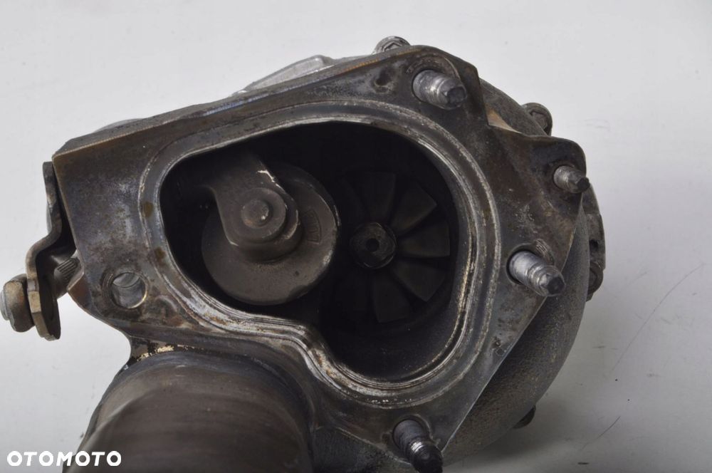 W212 E63 AMG 5.5 V8 558KM TURBINA A1570900880 - 7
