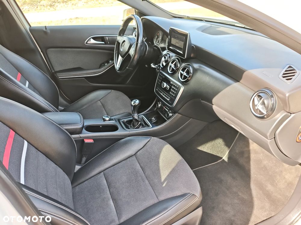 Mercedes-Benz Klasa A 180 (BlueEFFICIENCY) - 25