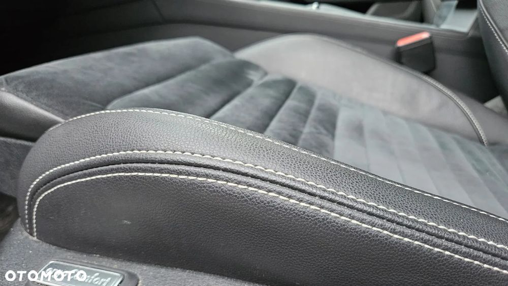 Volkswagen Passat 2.0 TDI Business DSG - 27