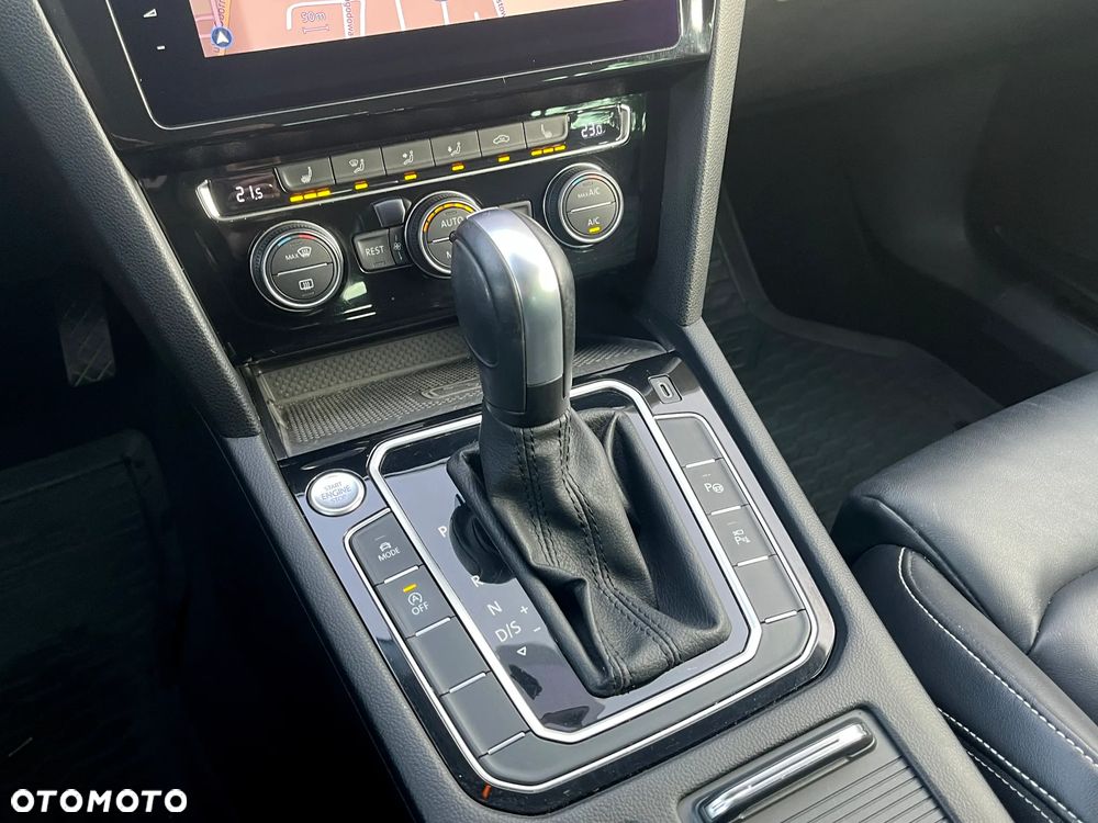 Volkswagen Passat 2.0 TSI Elegance DSG - 23