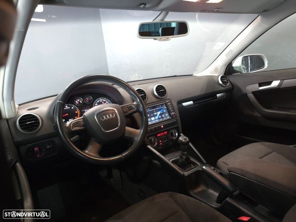 Audi A3 Sportback 1.6 TDI Attraction - 25