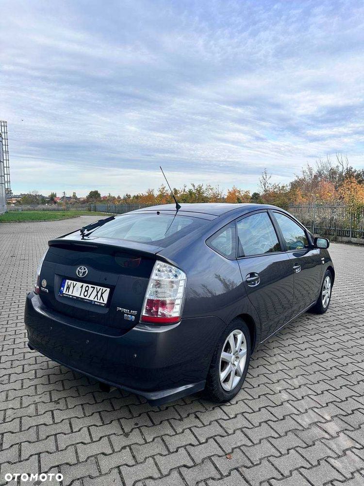 Toyota Prius - 8