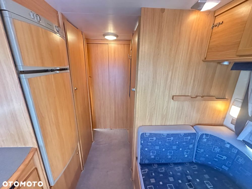 Adria CLASSICA 743 UP z ALDE , dużą markizą. 6/7 osobowa - 35