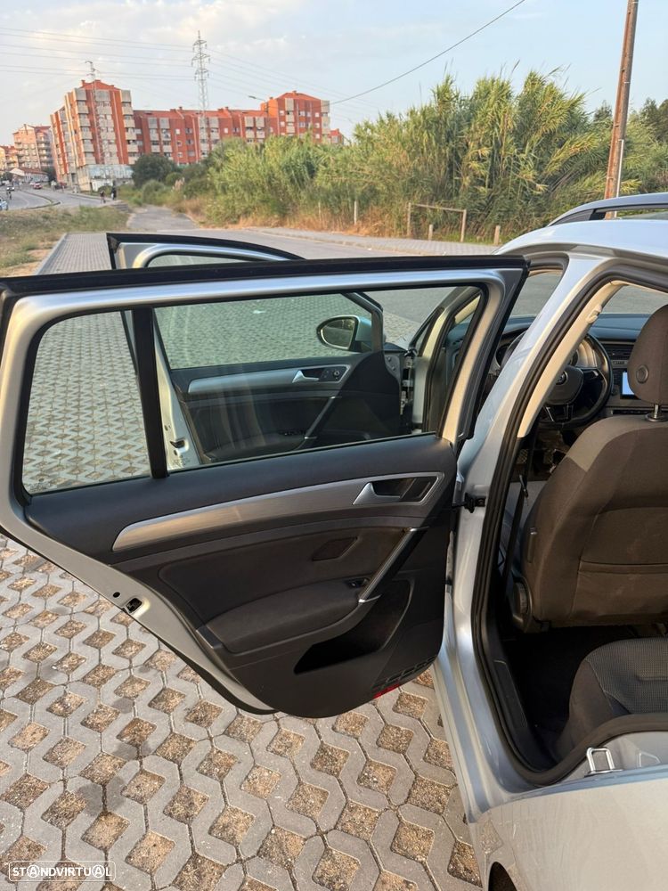 VW Golf Variant 1.6 TDi Sportline DSG - 15