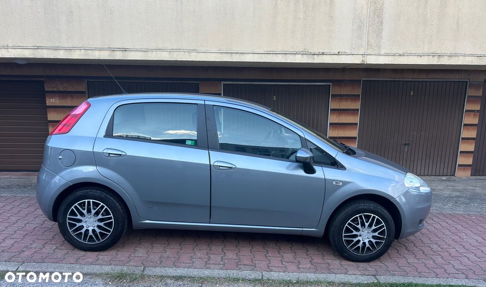 Fiat Grande Punto - 10