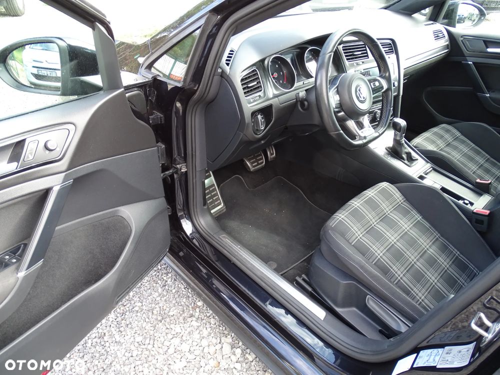 Volkswagen Golf 2.0 TDI BMT GTD - 25