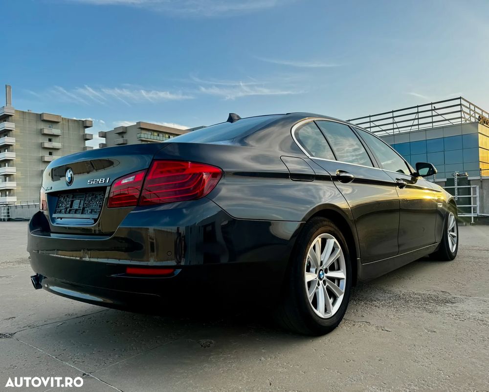 BMW Seria 5 528i xDrive AT - 7