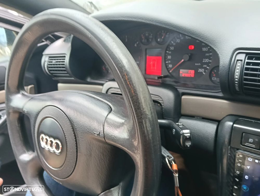 Audi A4 Avant 1.9 TDI Attraction - 21