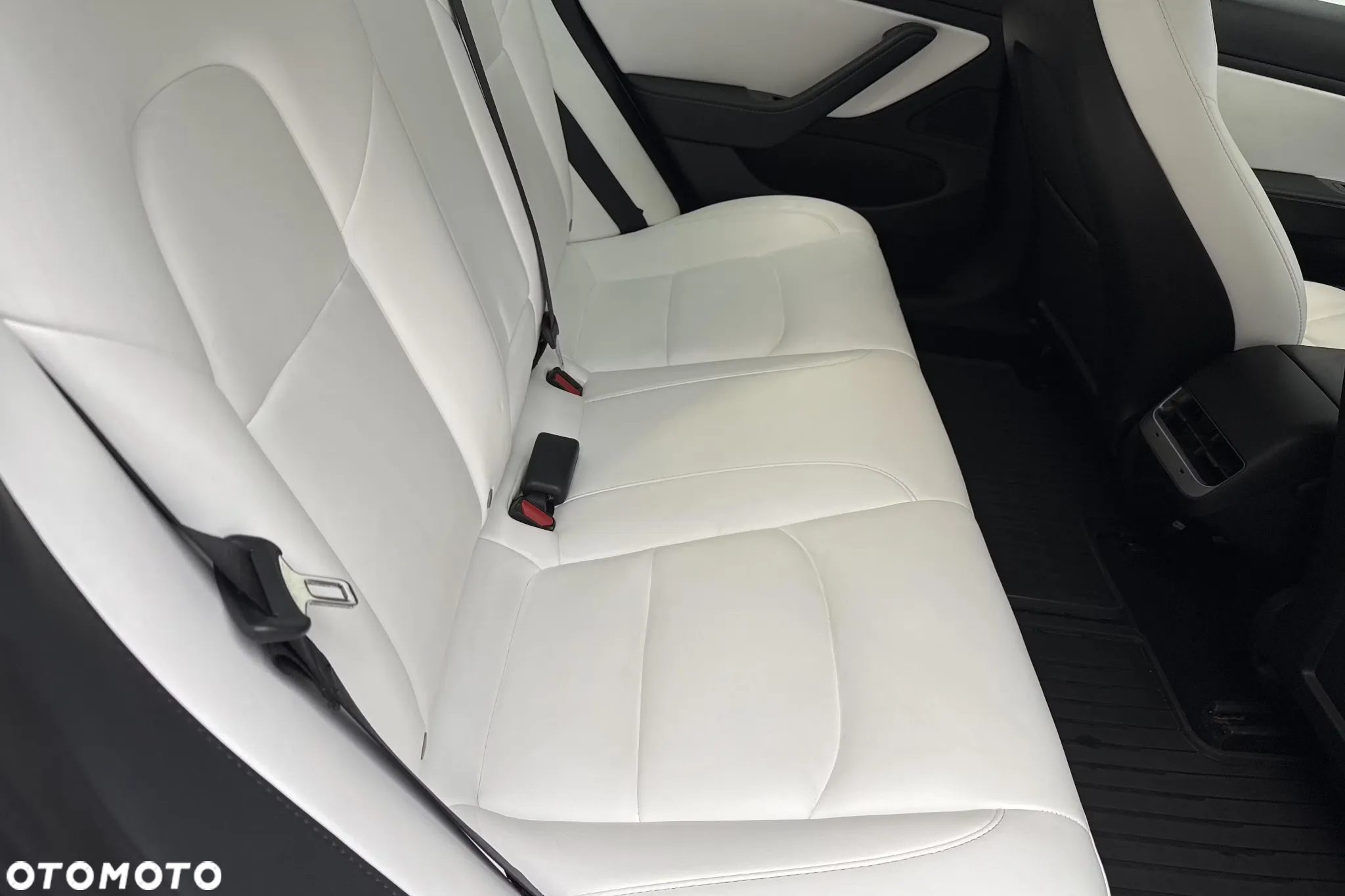 Tesla Model 3 Long Range AWD - 8