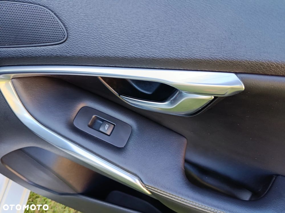 Volvo V40 D4 RDesign - 16