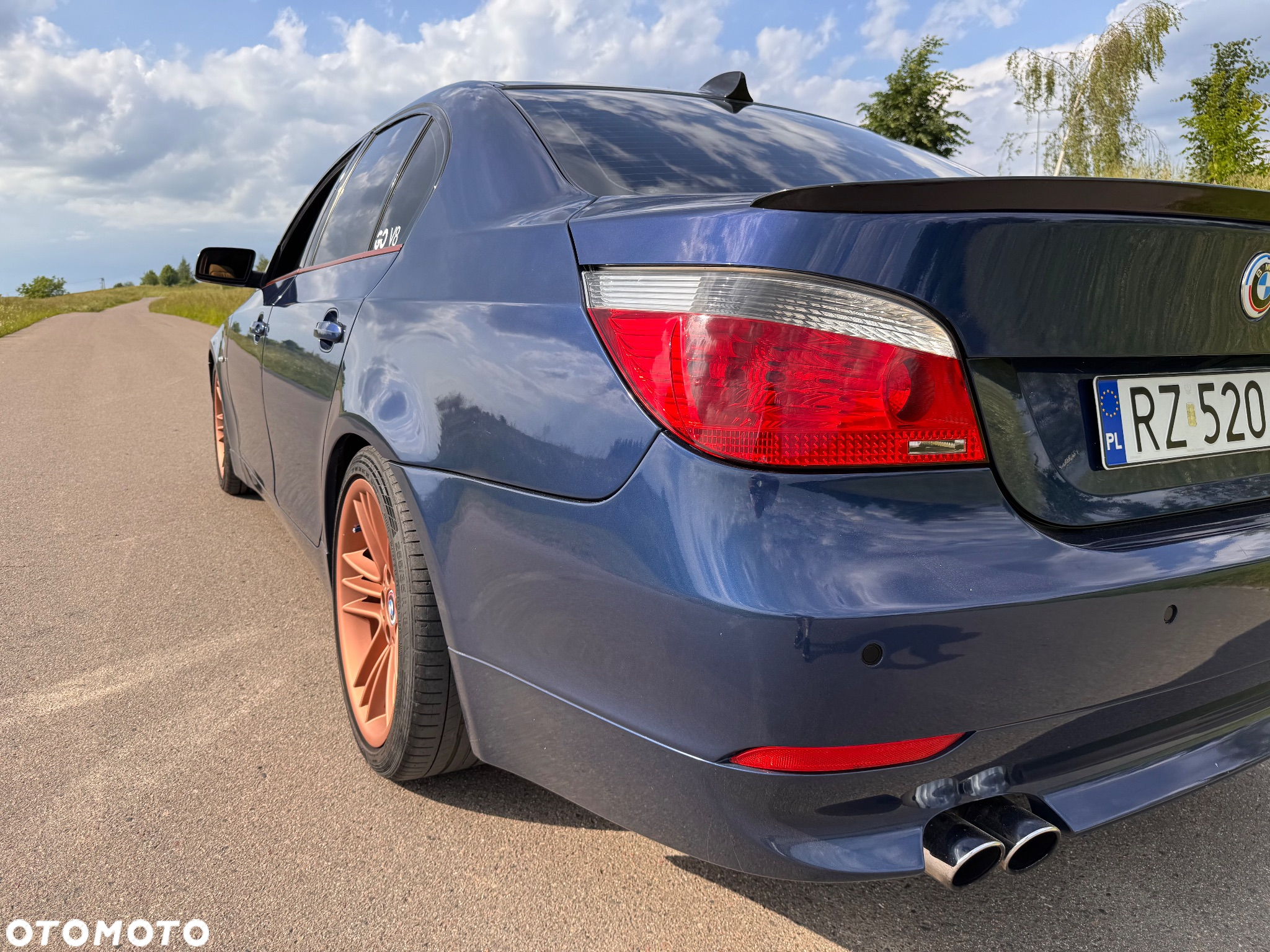 BMW Seria 5 545i - 24