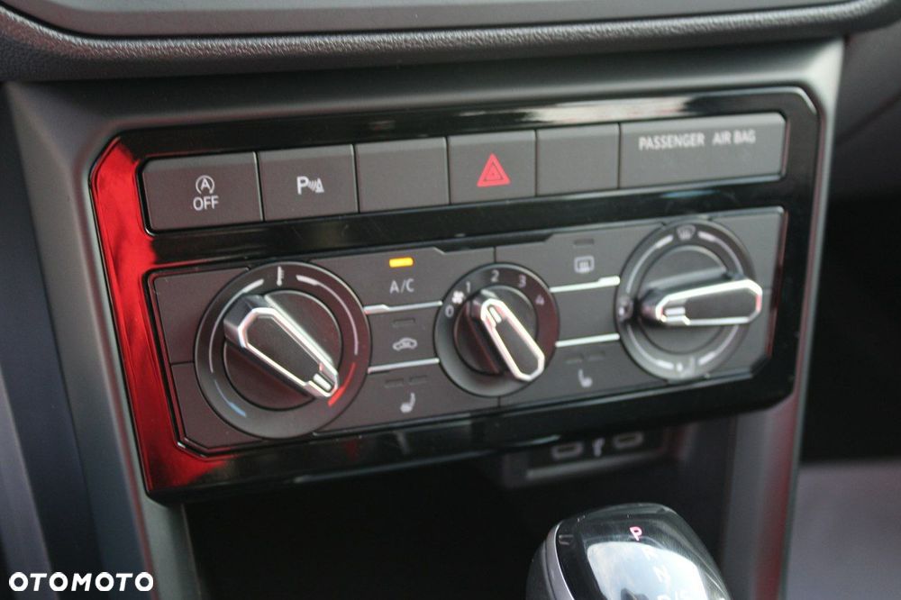 Volkswagen T-Cross - 24