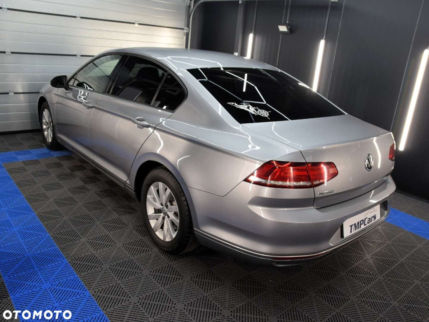 Volkswagen Passat - 14