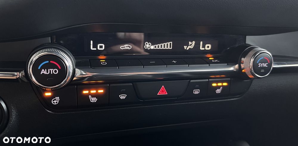 Mazda 3 e-SKYACTIV-G 2.0 M HYBRID HOMURA - 17