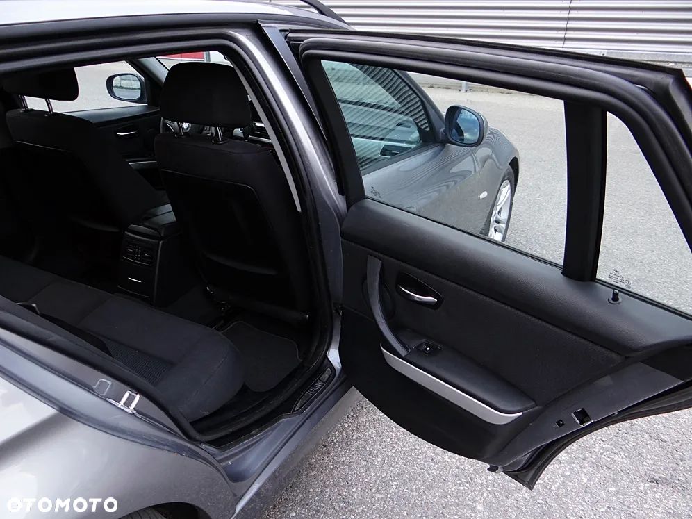 BMW Seria 3 318d DPF Edition Lifestyle - 39