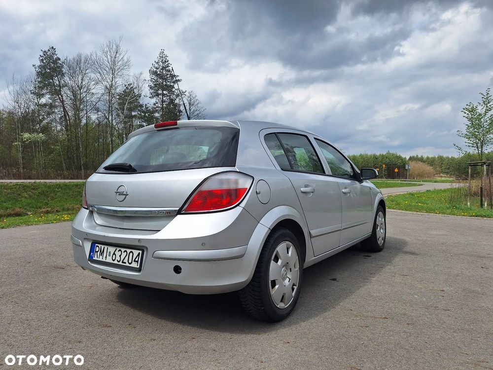 Opel Astra III 1.9 CDTI Essentia - 4