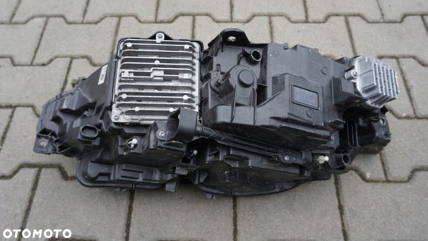 VOLVO S90 V90 CC - KOMPLETNA LAMPA PRAWA PRZÓD MID LED - 4