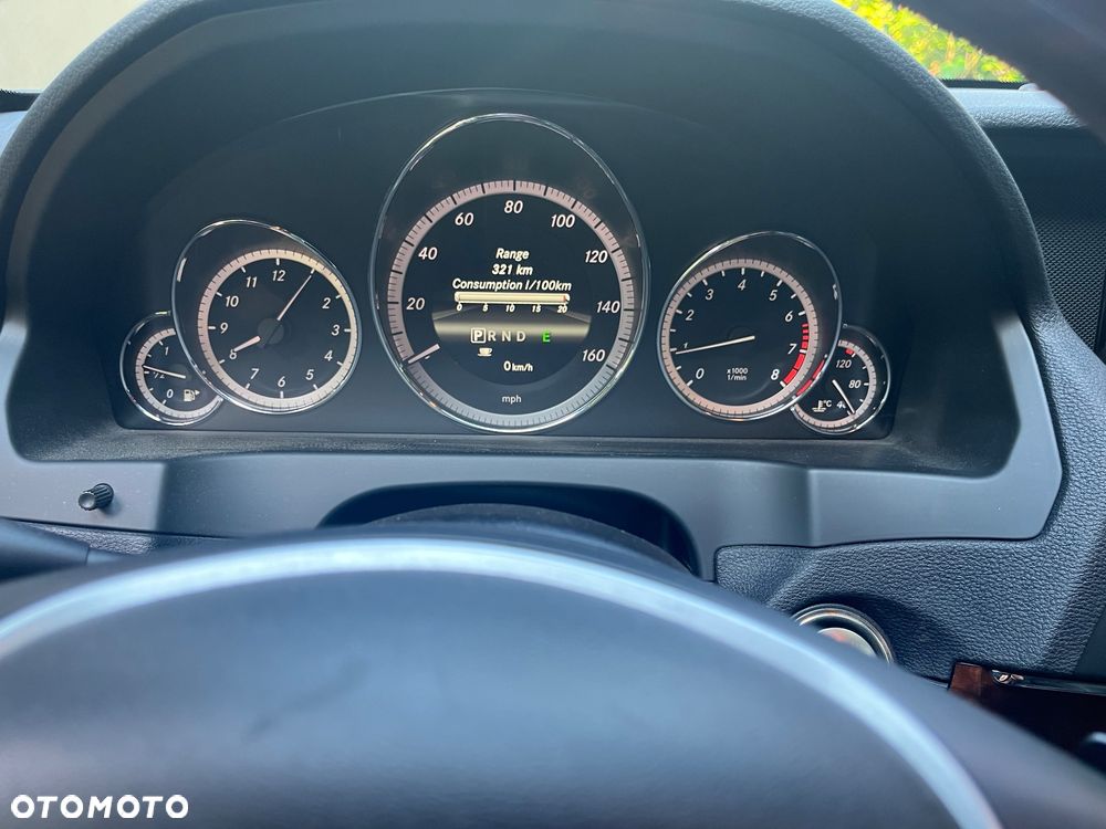 Mercedes-Benz Klasa E 350 BlueEFFICIENCY 7G-TRONIC Avantgarde - 23