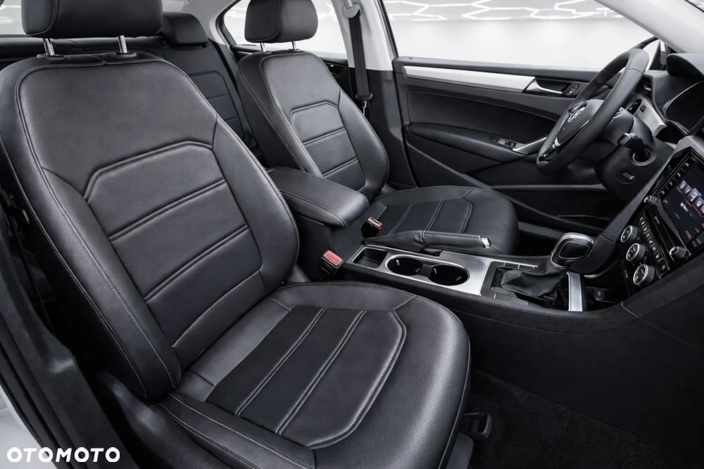 Volkswagen Passat - 8