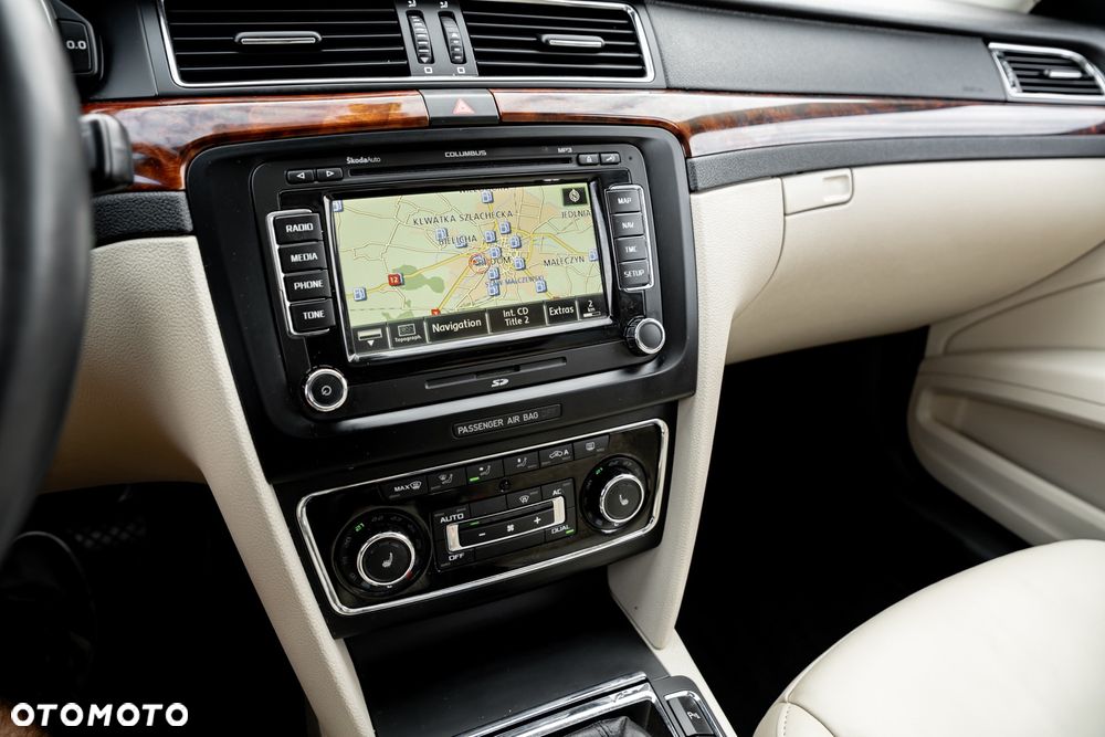 Skoda Superb Combi 3.6 V6 4x4 DSG Elegance - 37