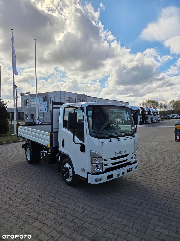 Isuzu M27 - 3