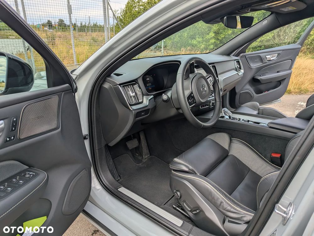 Volvo V60 B4 B Plus Dark - 14