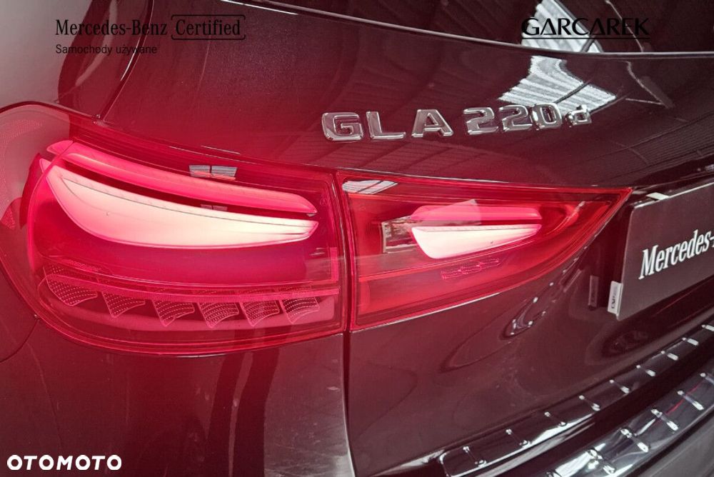 Mercedes-Benz GLA - 13