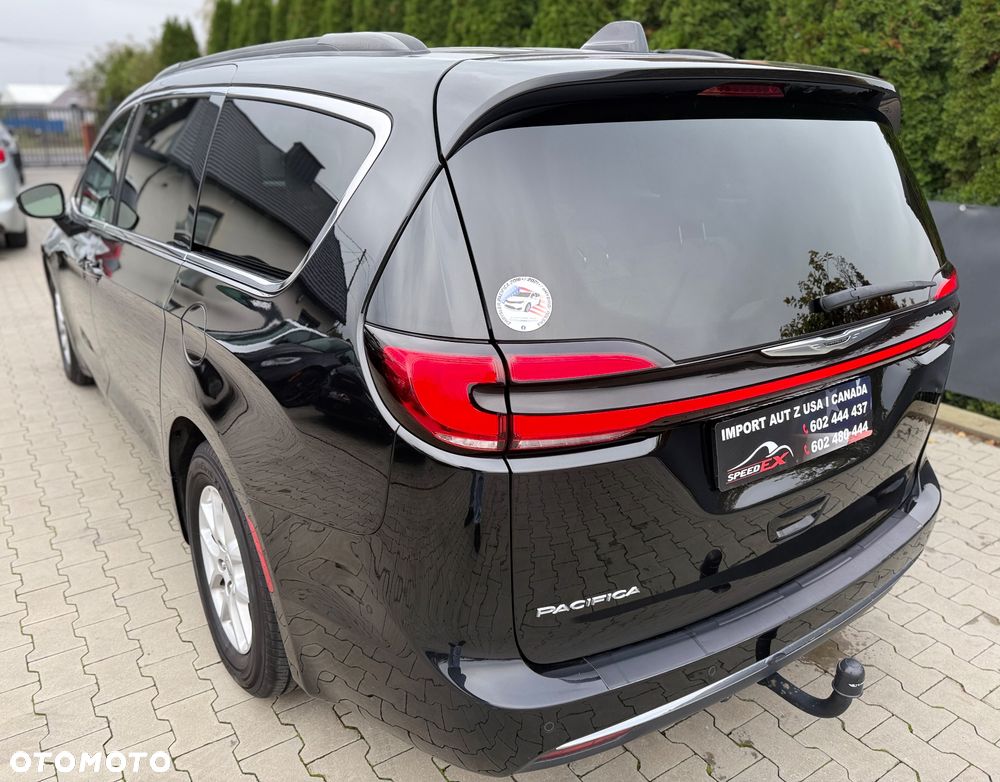 Chrysler Pacifica - 8