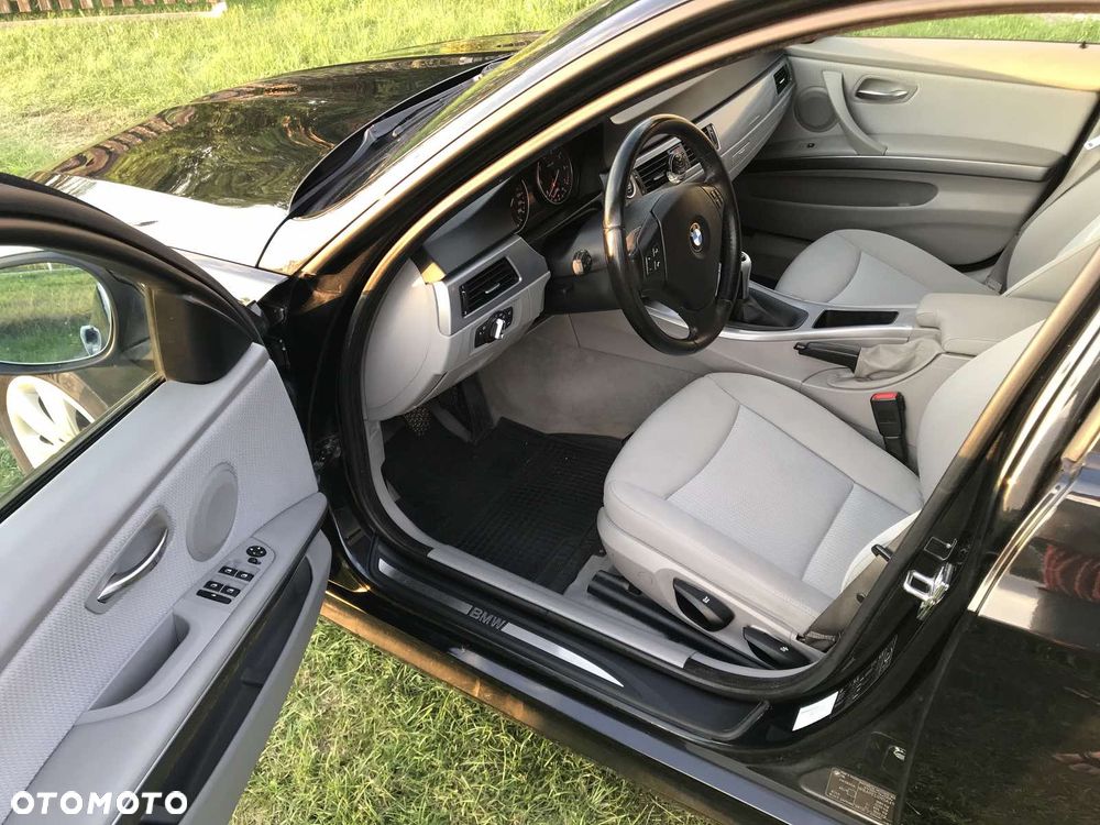 BMW Seria 3 318i - 16
