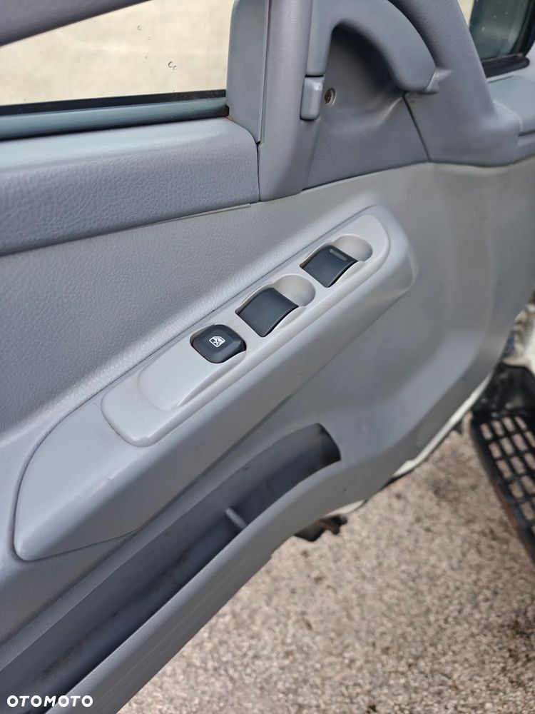 Mitsubishi Fuso canter - 19