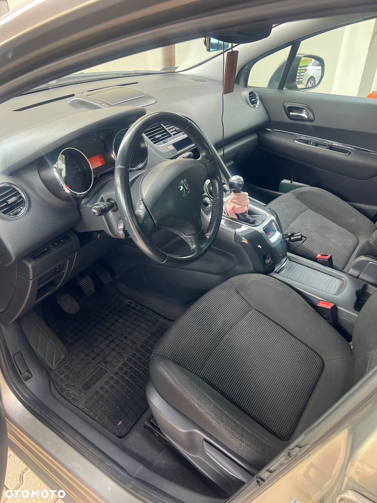Peugeot 5008 - 11