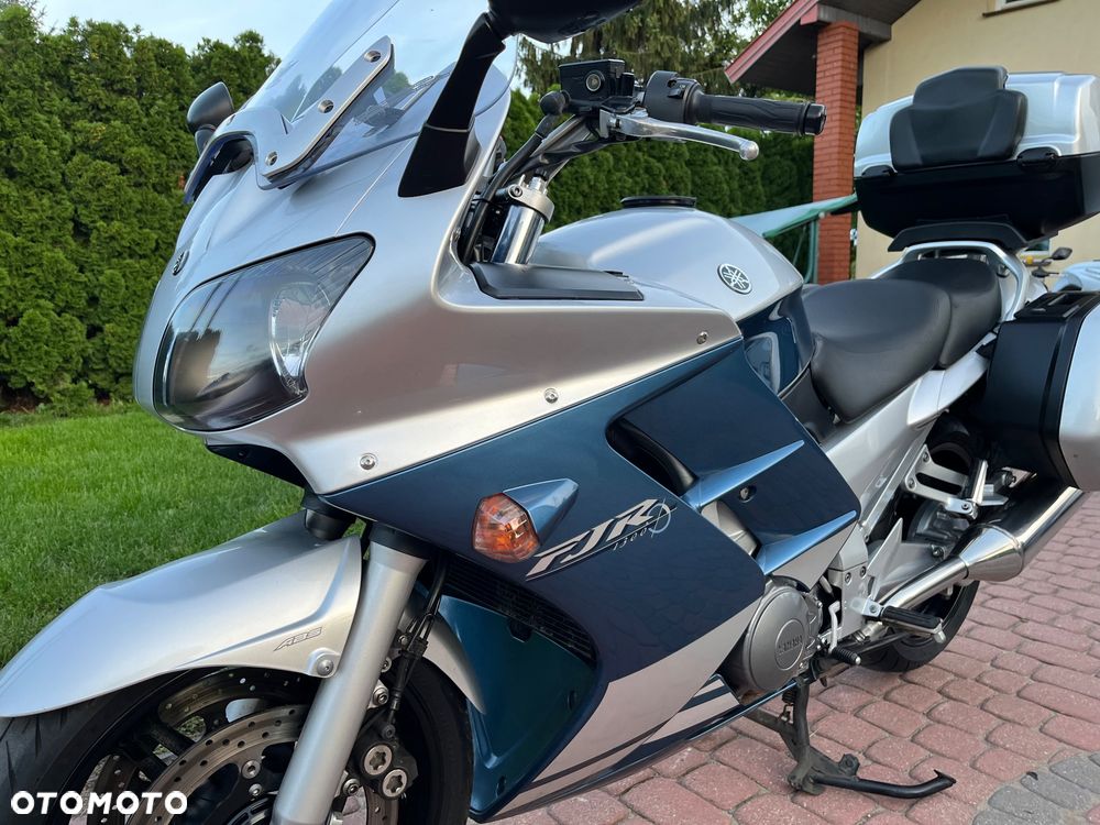 Yamaha FJR - 24